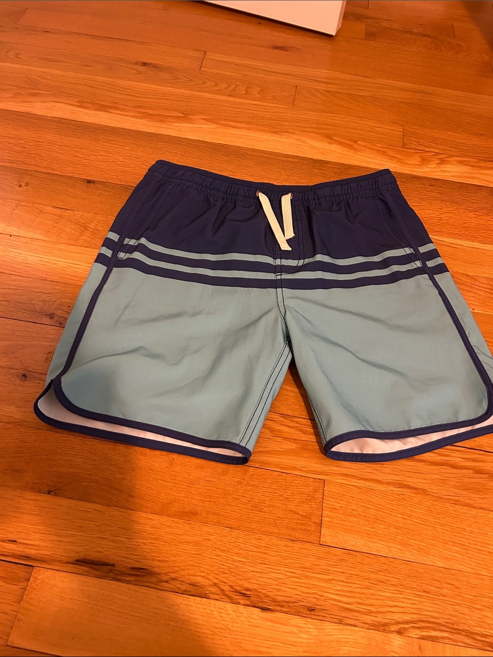 Fair Harbor boys swim trunks size large